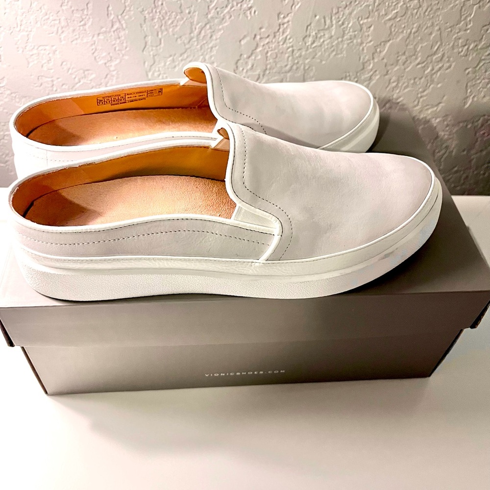 Vionic Effortless Slip on Size 7.5